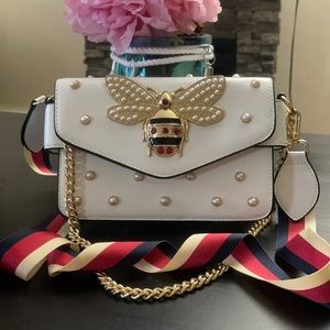 BEAUTIFUL WHITE BEE 🐝 BAG